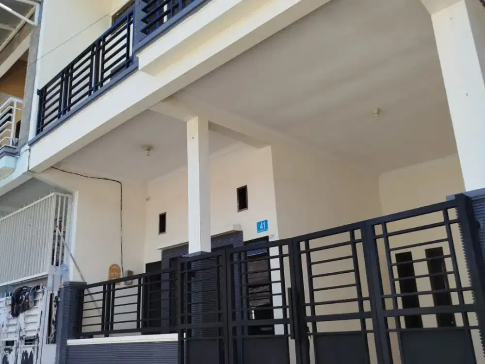 Disewakan Rumah 2 Lantai Full Bangunan di Setro Baru