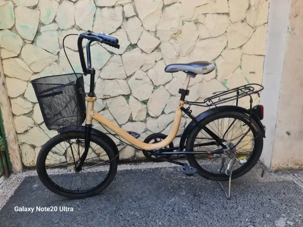 Jual butuh sepeda Minion UK 20 kondisi normal siap gowes
