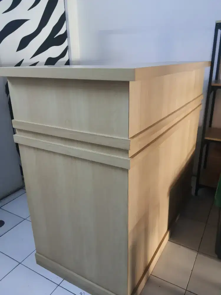 Meja kasir bagus dan mulus
