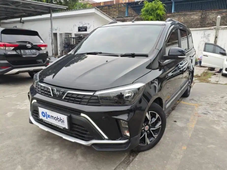 KM Rendah - Wuling Confero S 1.5 L ACT Lux Plus Bensin-MT 2022
