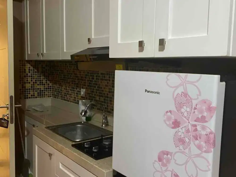 disewakan secepatnya Apartment studio plus lantai rendah conect mall
