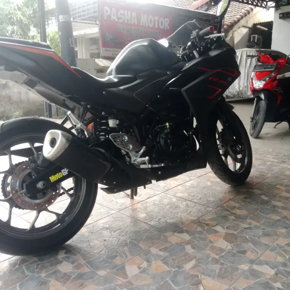 Yamaha r25 standar