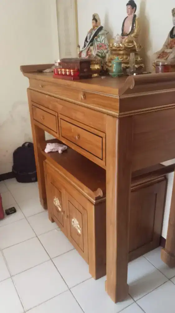 Meja altar jati