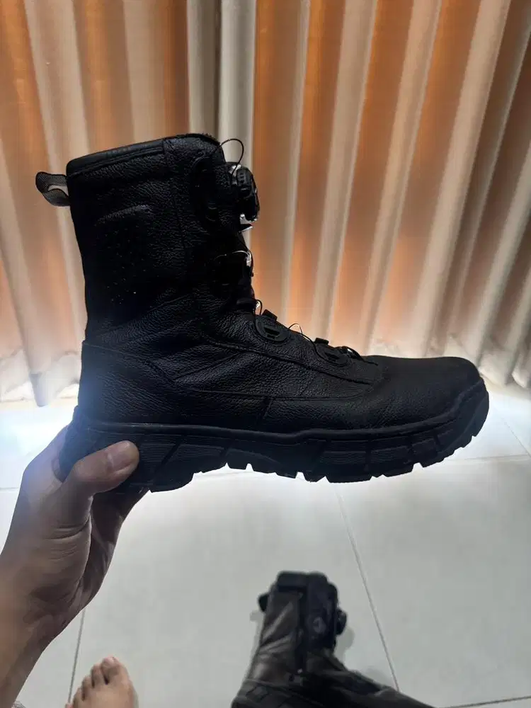 Sepatu PDL tali putar