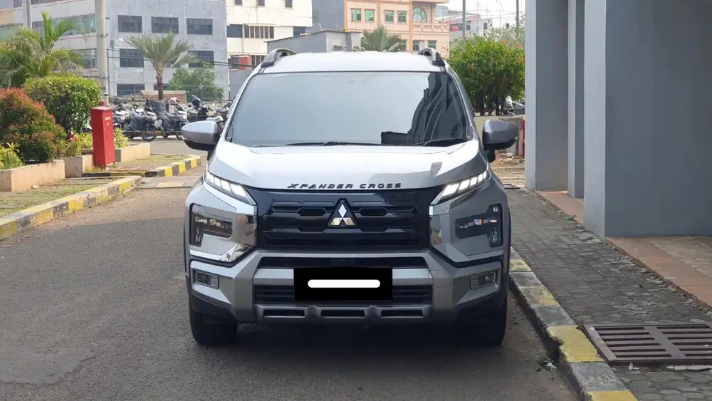 Km 17rb mitsubishi cross premium 2024 silver pajak panjang