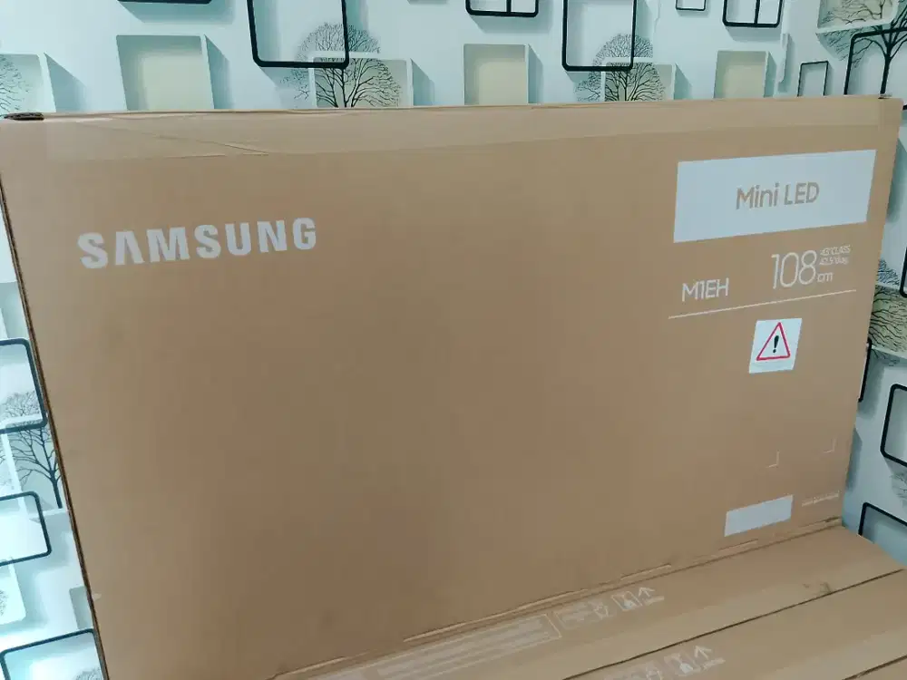Samsung smart mini LED 43 inch 43M1EH