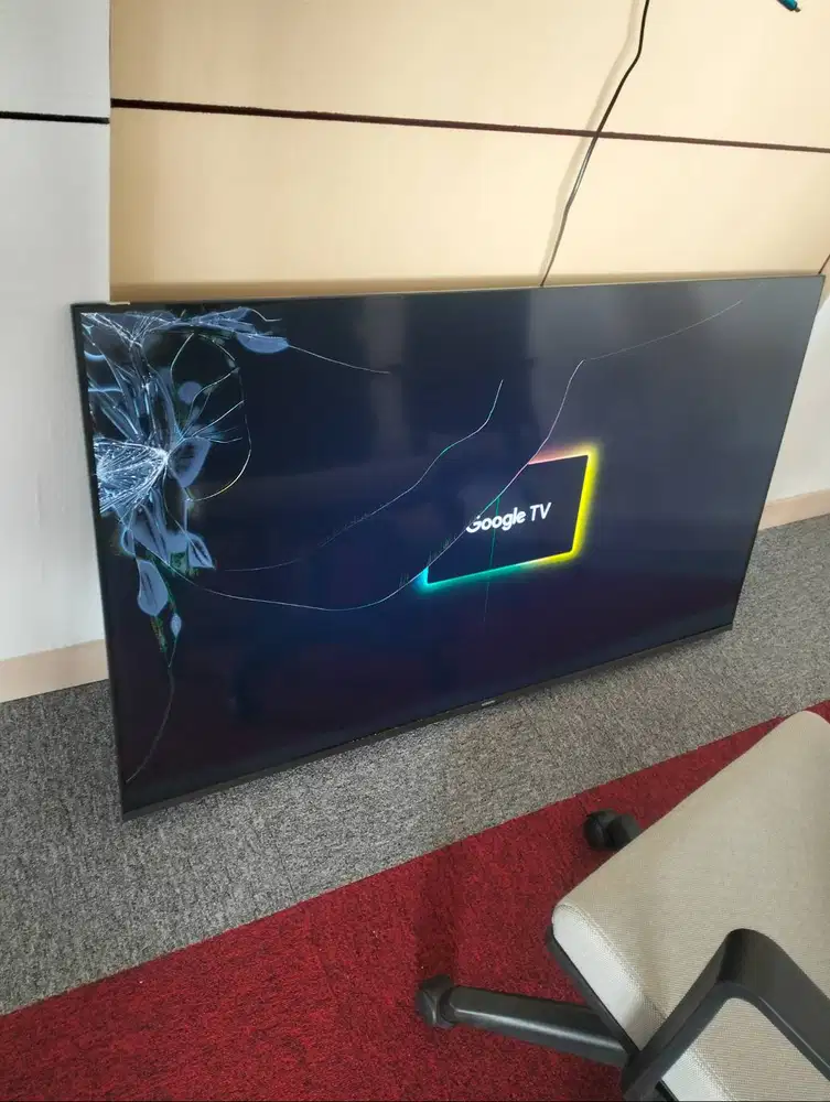Tv masih baru dan kompleks minus lcd retak