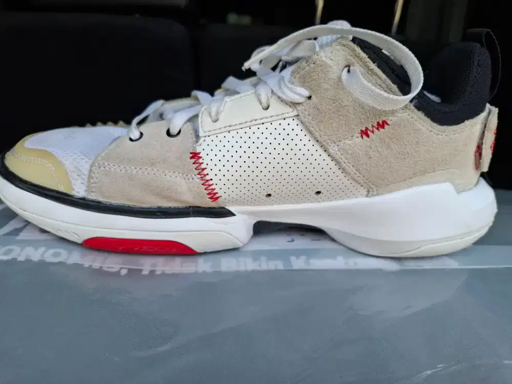 Sepatu Basket Jordan one take 5 PF size 42