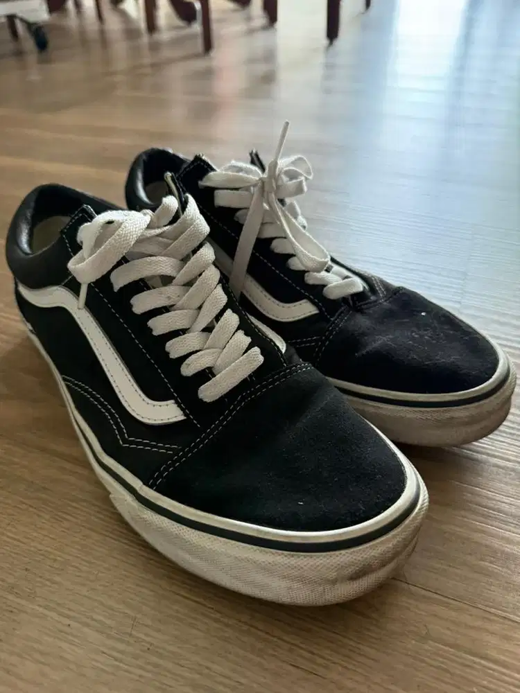 WTS Vans Old Skool Black/White preloved