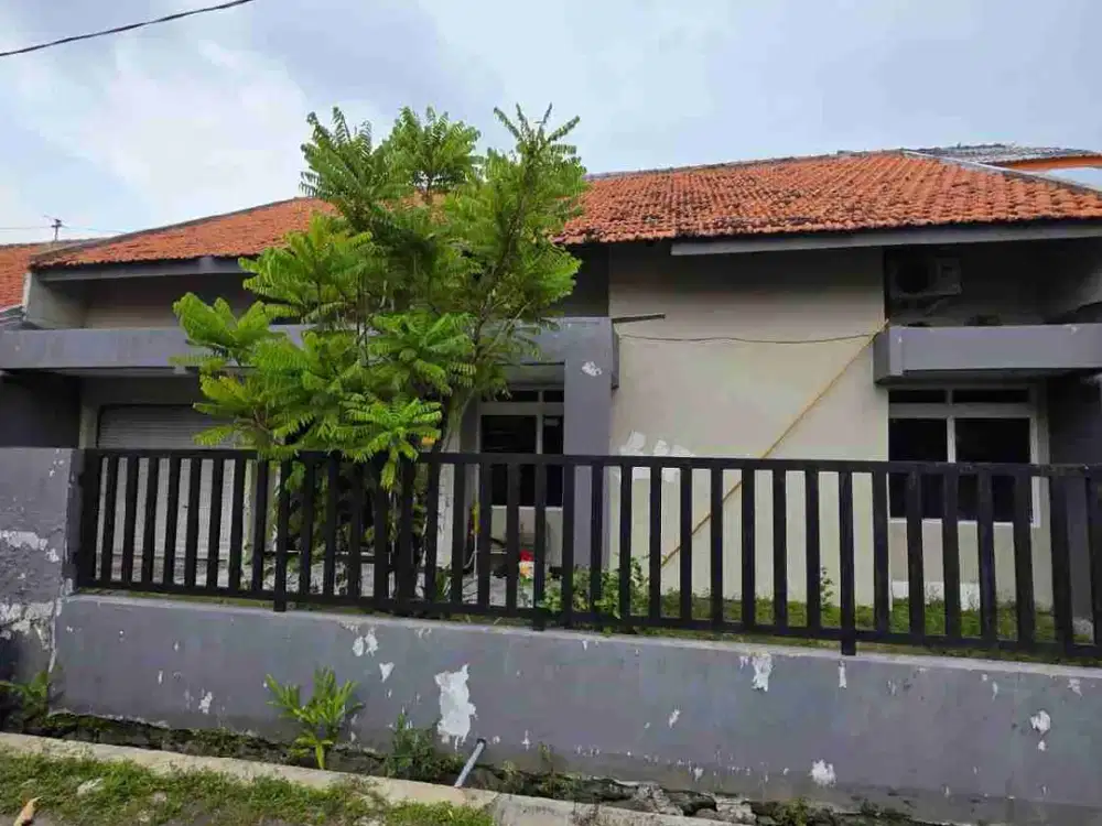 Rumah 1 Lantai 3 Kamar Tidur Dekat USM di Turangga Pedurungan Semarang