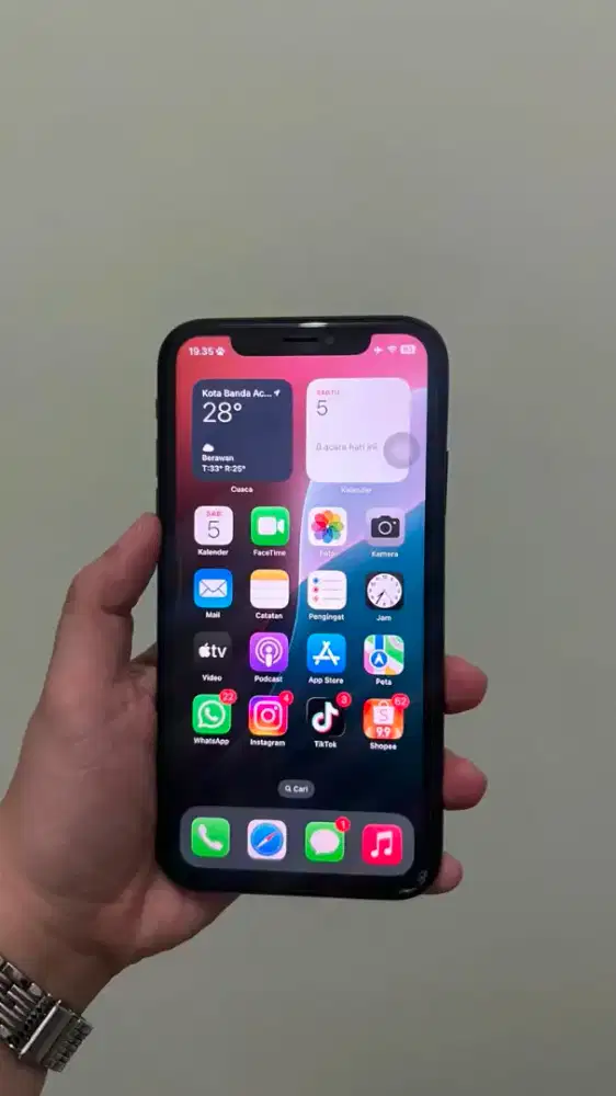 iphone xr inter 128 gb batre health 85%