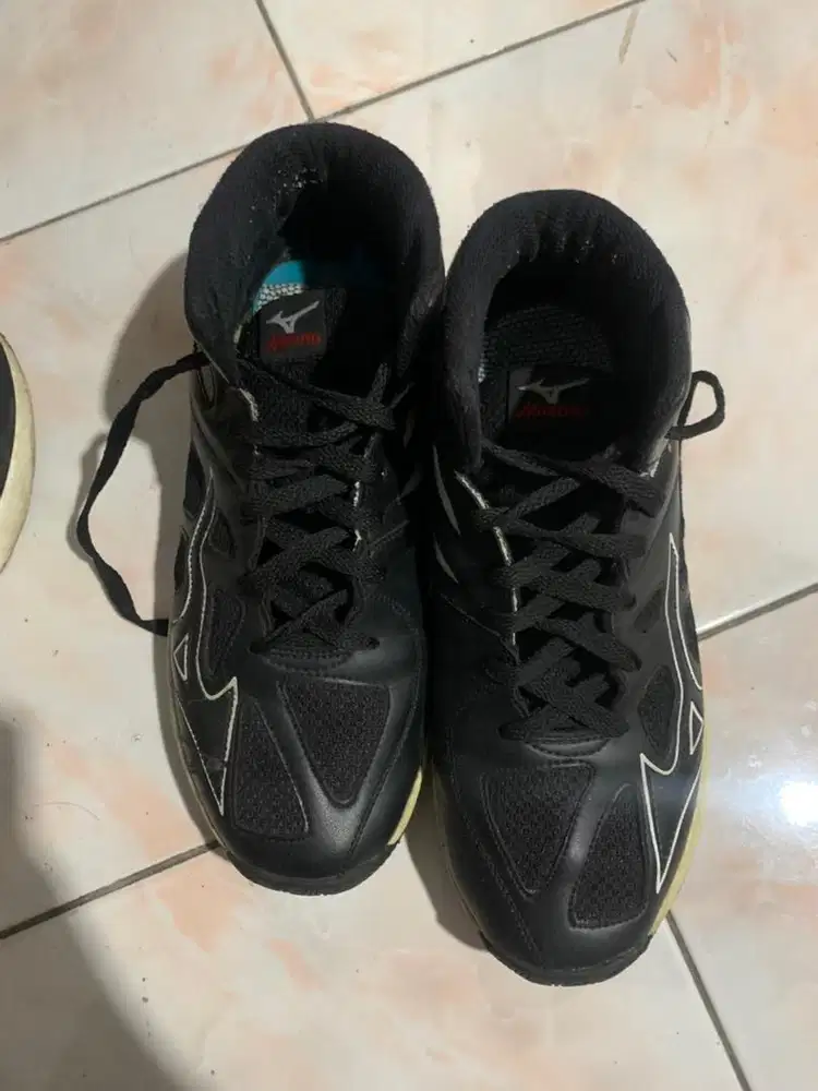 Sepatu pria ukuran 42 masih bagus