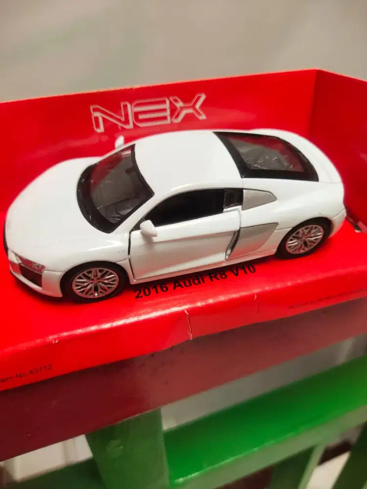 Mainan Mobil Audi R8 V10 Diecast Welly 1:36 | Mobil Besi Anak Pintu Bu