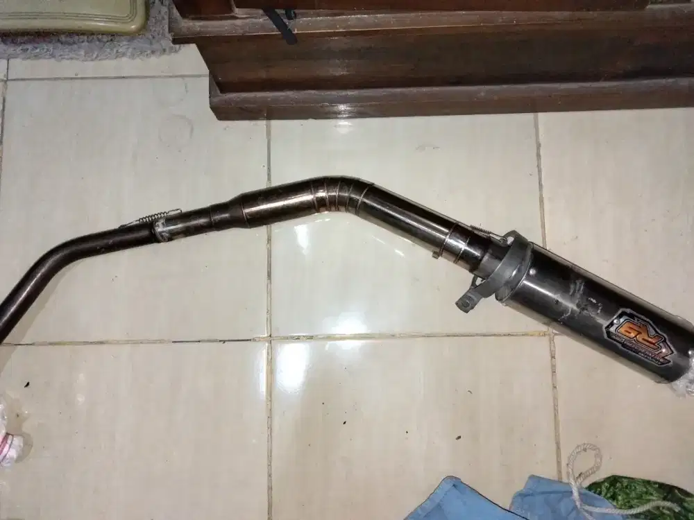 1 set Kenalpot racing R9