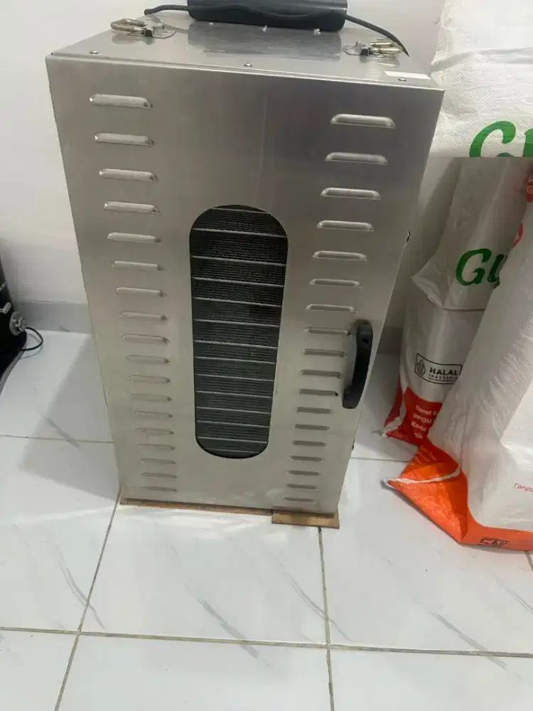 Mesin pengering makanan serbaguna