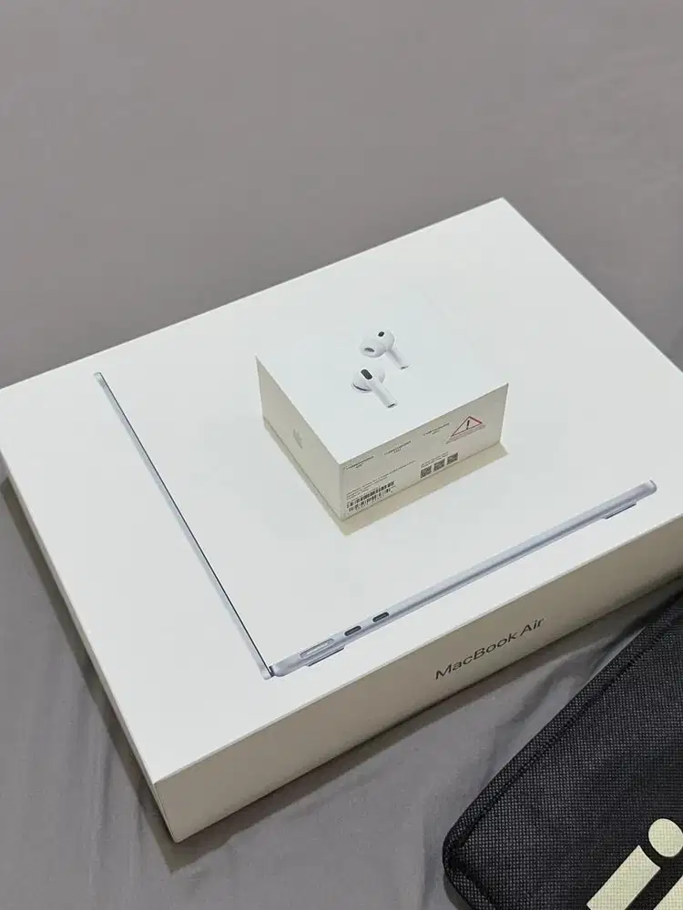 Macbook Air M5 16/512 Sky Blue new segel