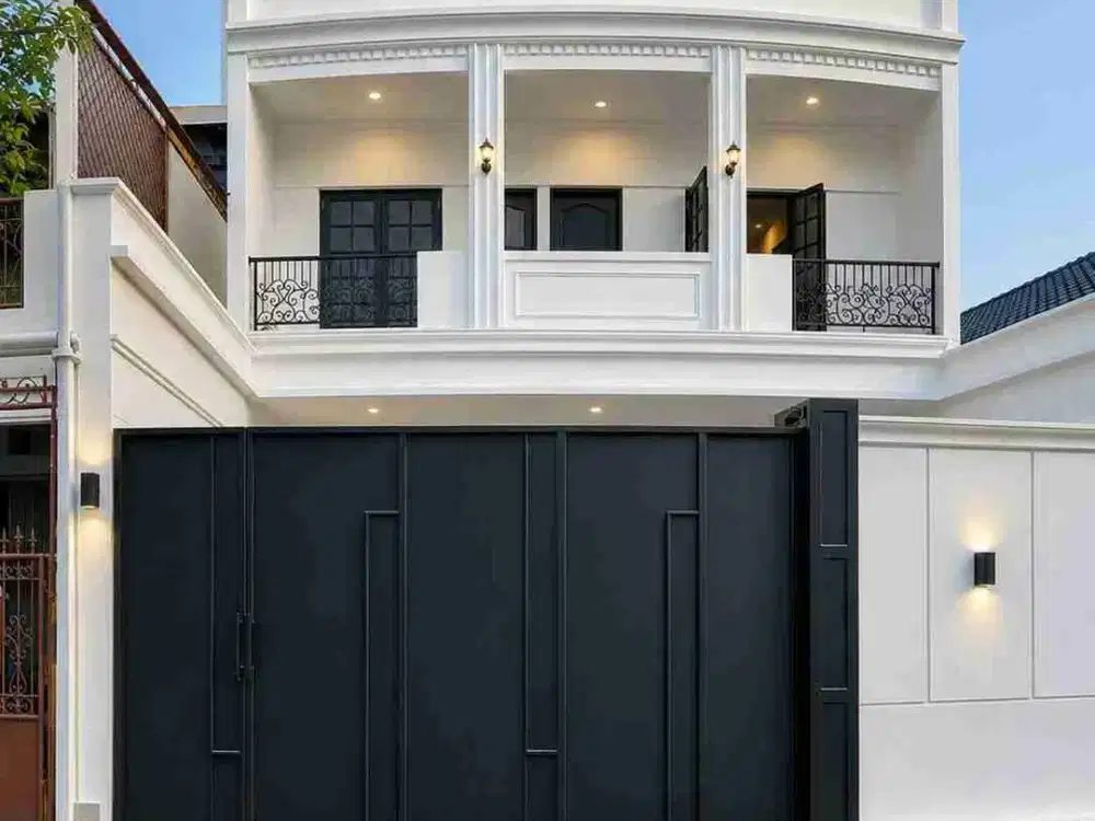 Rumah Baru Desain Classic di Jatinegara Jakarta Timur