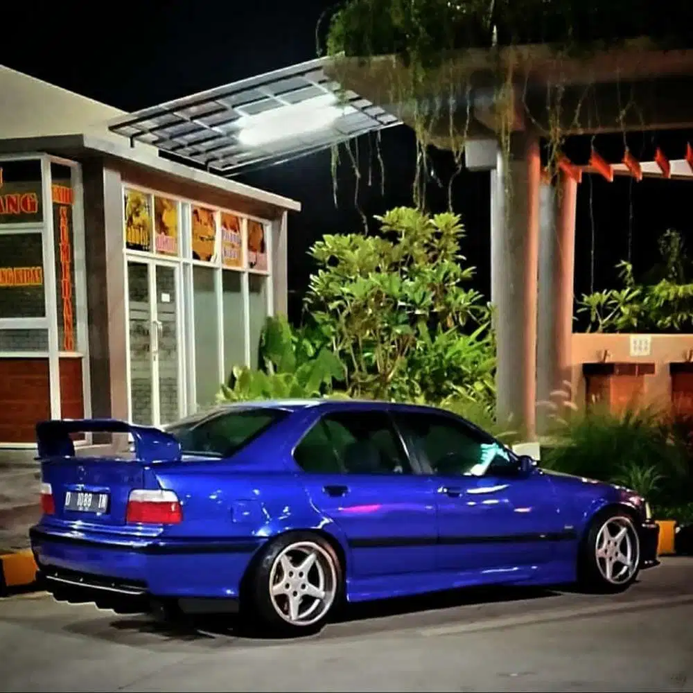 BMW 325i 1996 Bensin