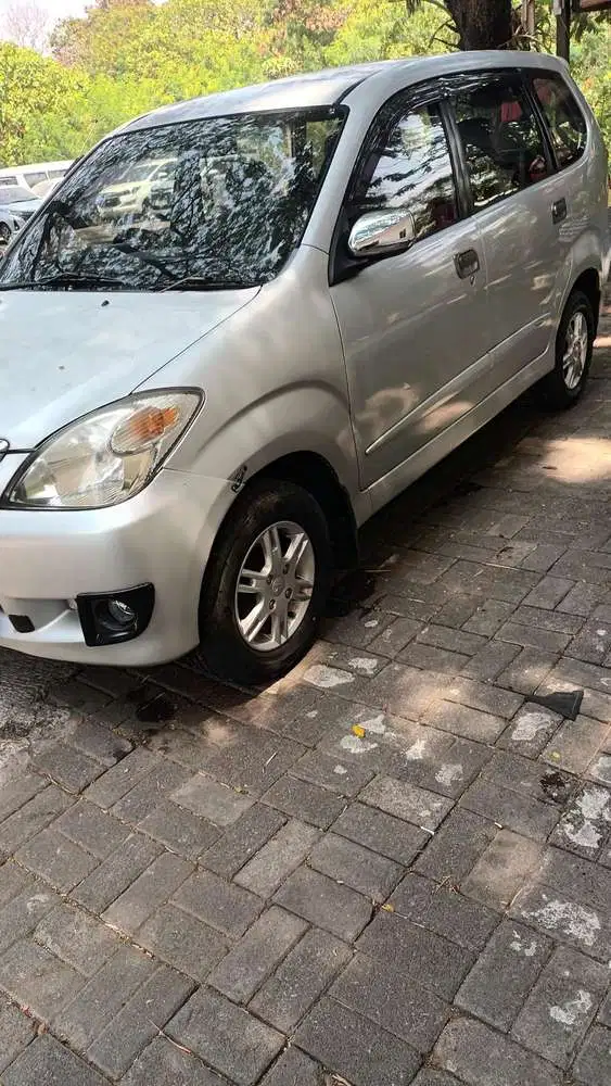 Daihatsu Xenia 2011 Bensin