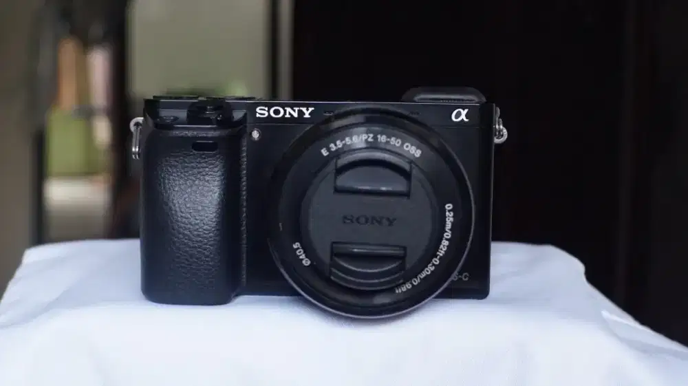 Sony A6000 Kit 16-50mm OSS + Bonus Leather Case