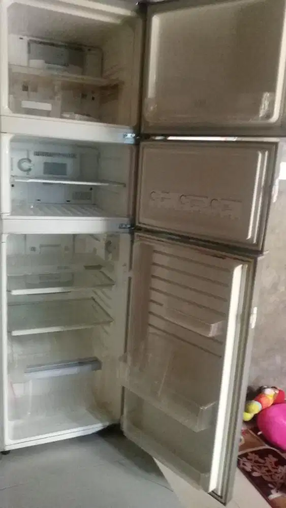 Jual kulkas 3 pintu