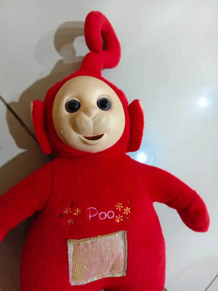 Boneka teletubies merah