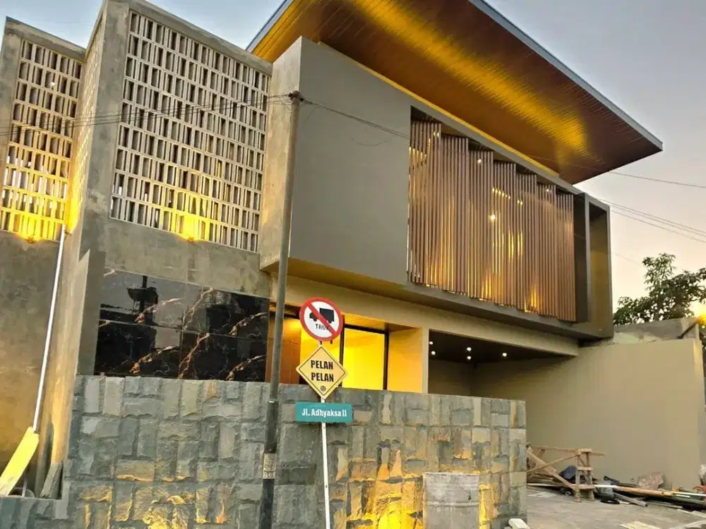 Rumah Baru Fully furnished Private Pool dekat UGM Jalan Kaliurang km7,5 Sleman