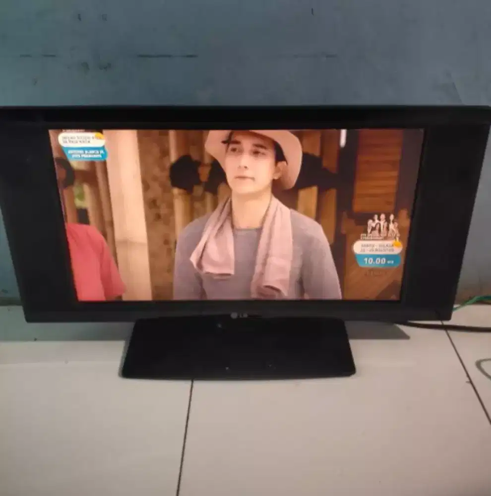 JuaL TV LED LG 22 ( LEBAR). KONDISIGAMBAR JERNIH, SUARA BAGUS /