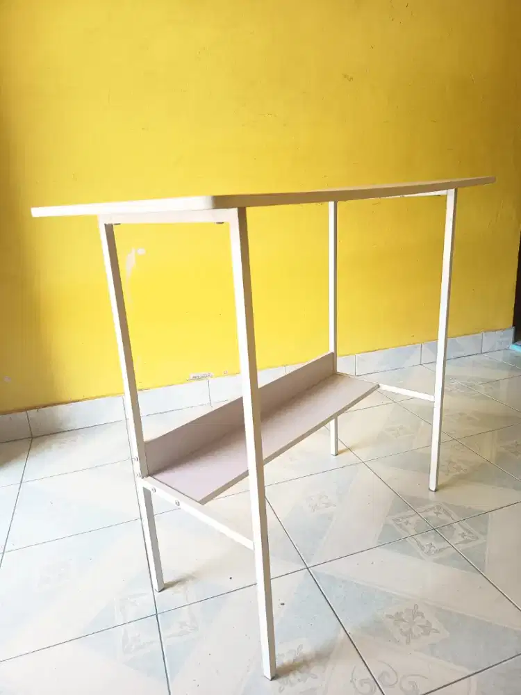 Meja Belajar / Kerja Minimalis Aesthetic (Kondisi Mulus & Kokoh)
