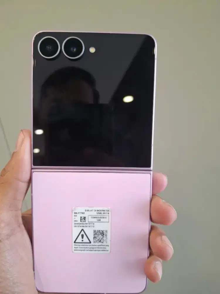 Z FLIP 8 5G 12/256GB Resmi SEIN
