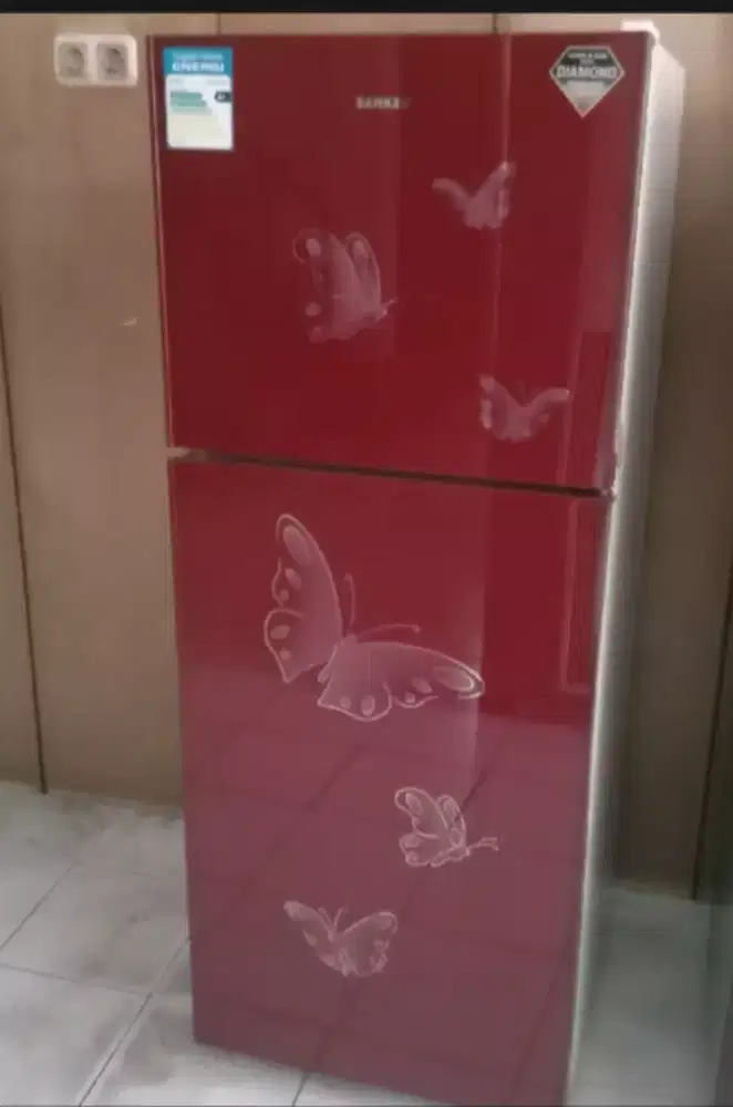 Jual kulkas 2 pintu merk Sanken, kondisi normal