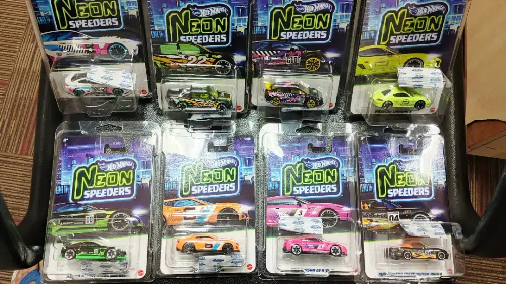 WTS, Hotwheels Neon Speeders Silver Series