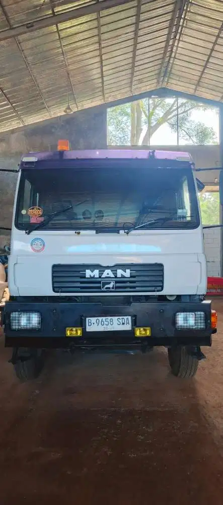 Dump Truck Tronton MAN 2012