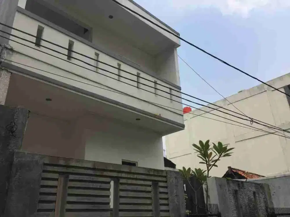 Di jual Rumah Strategis Dekat Kampus Cocok Invest Kosan