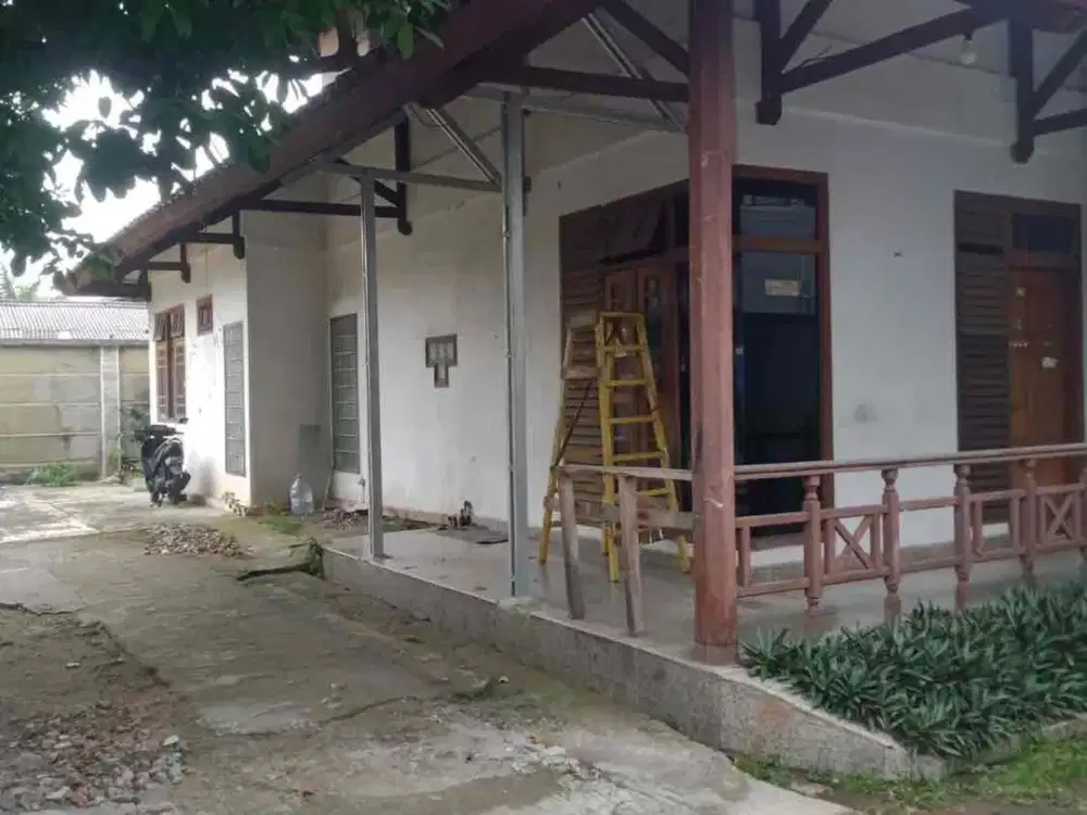 DISEWAKAN – RUMAH UNTUK USAHA / KANTOR & DISTRIBUTOR