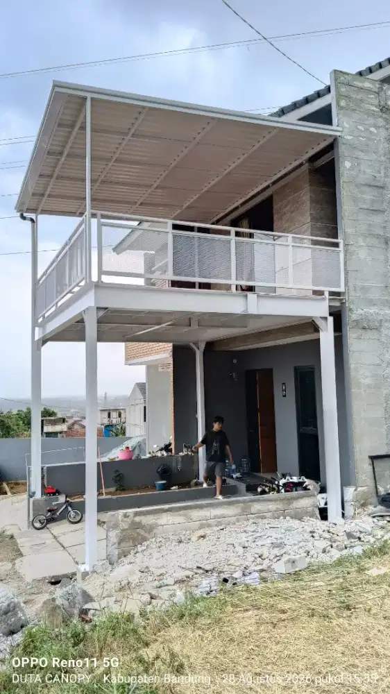 Kanopi dan mezanin
