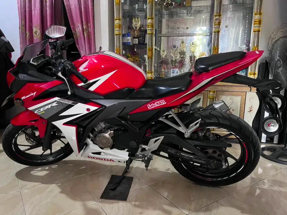 DI JUAL MOTOR HONDA CBR 150R FACELIFT 2016/2017