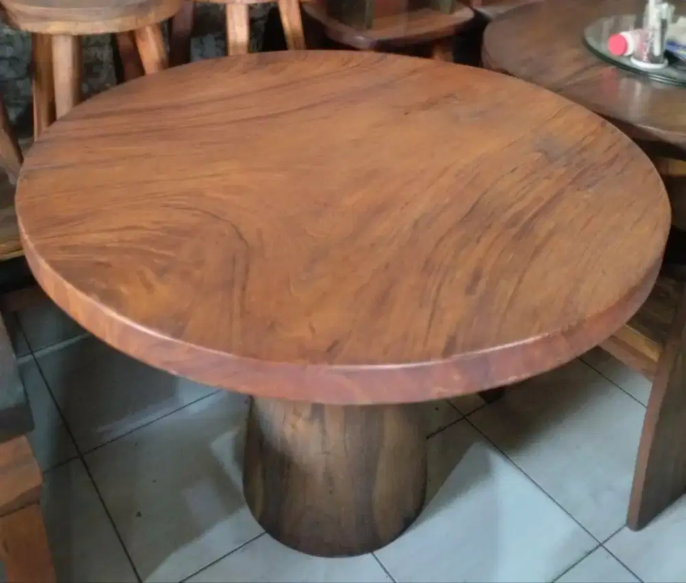 Meja bulat kayu solid utuh full tidak sambungan