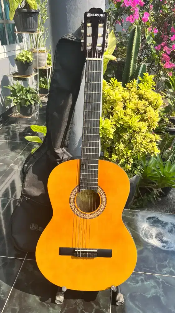 Gitar Suzuki Coklat