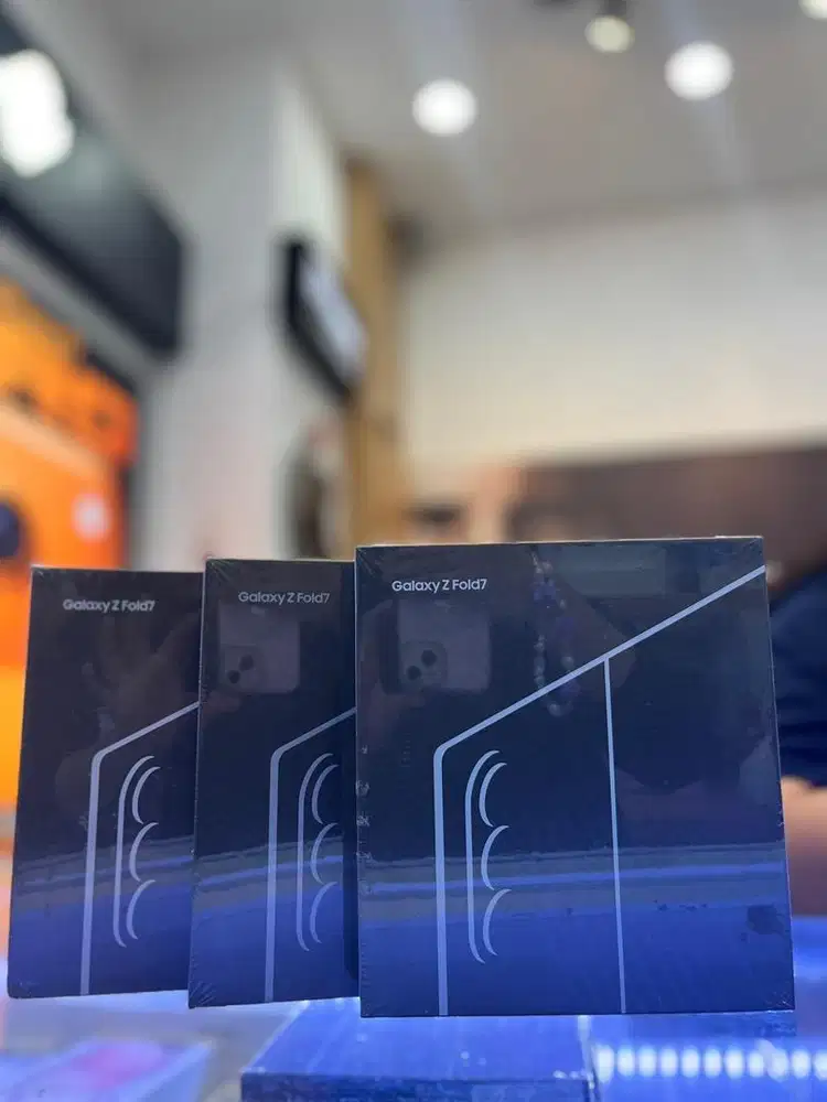 SAMSUNG Z FOLD 7 RAM 12/256GB GARANSI RESMI SAMSUNG SEIN 1 TAHUN