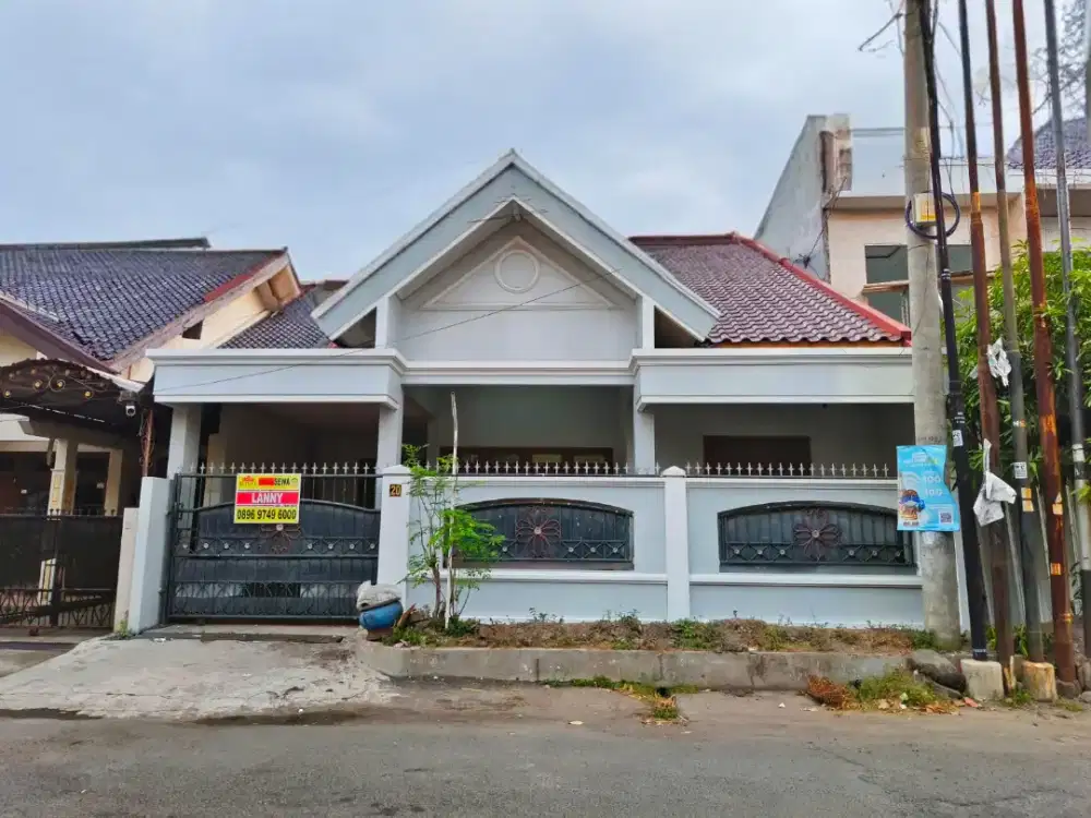 Disewakan rumah pinggir jalan besar