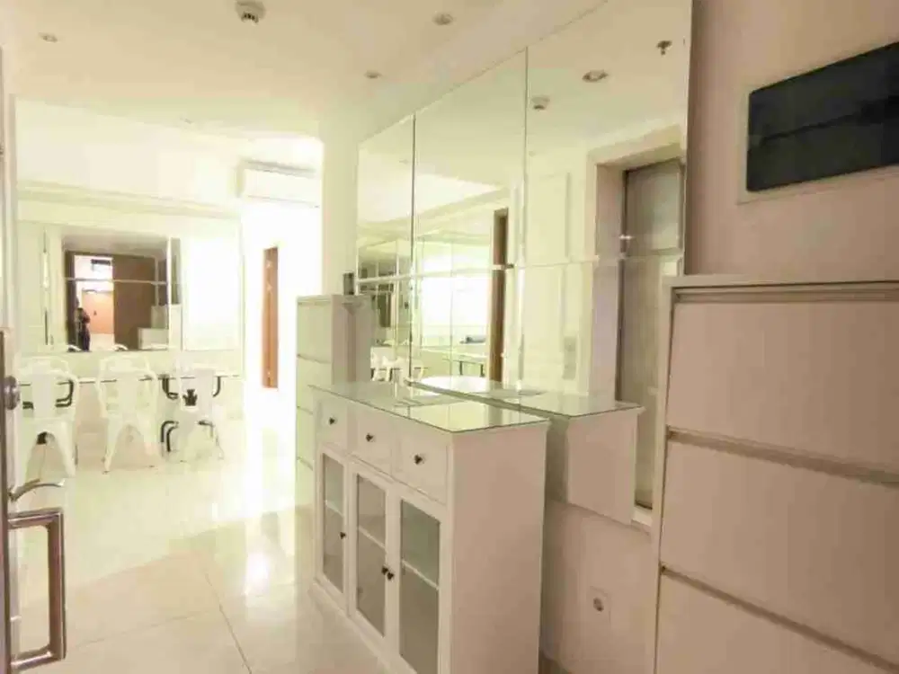Private Lift Taman Anggrek Residences