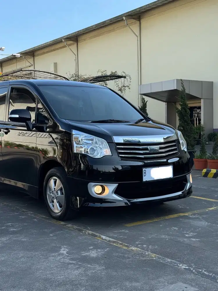 TOYOTA NAV1 V 2013