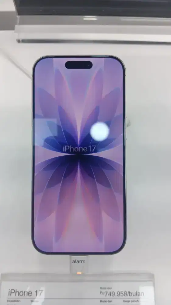 HELLO IPHONE 17