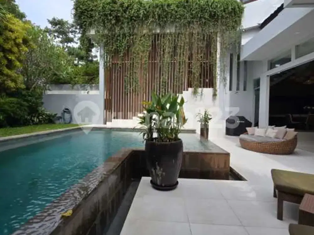 Vila Tropis Mewah Modern Multi Level, Jimbaran Dekat Gwk