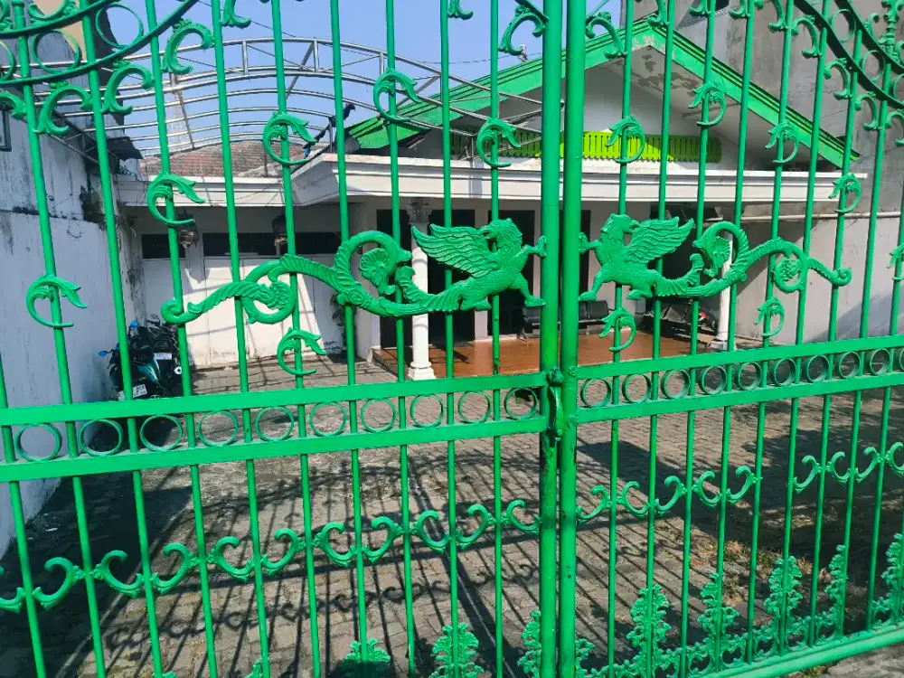 Disewakan rumah cocok utk mess , kantor, homestay dll