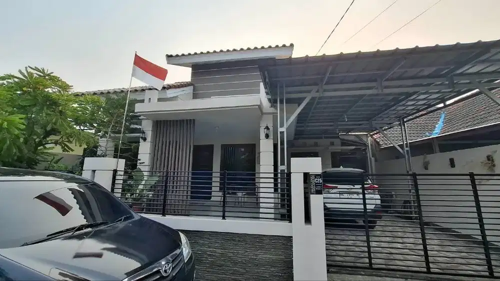Rumah dilokasi strategis, cocok untuk hunian ataupun investasi
