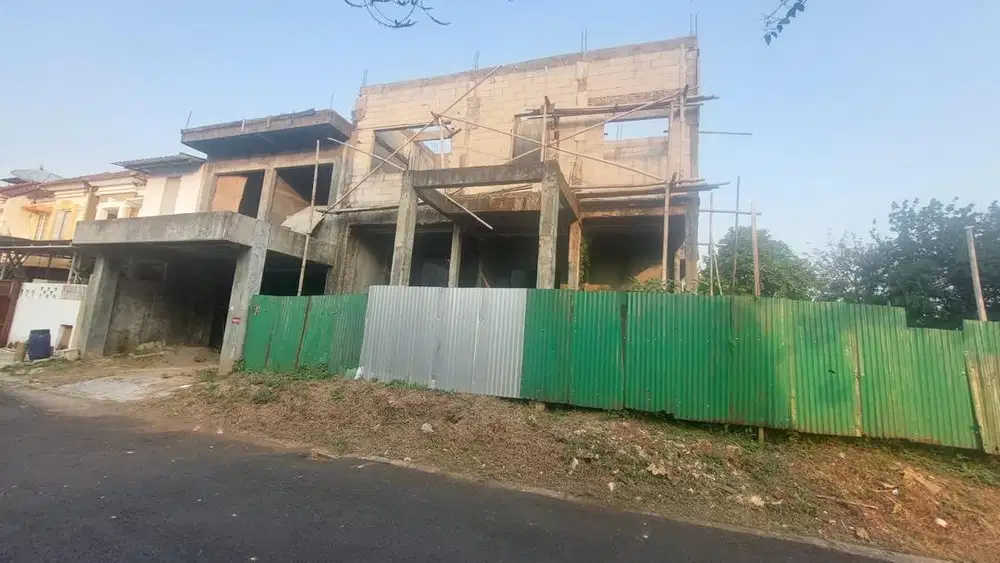 Di jual tanah ada bangunan tahap bangun 50% di citra gran cibubur