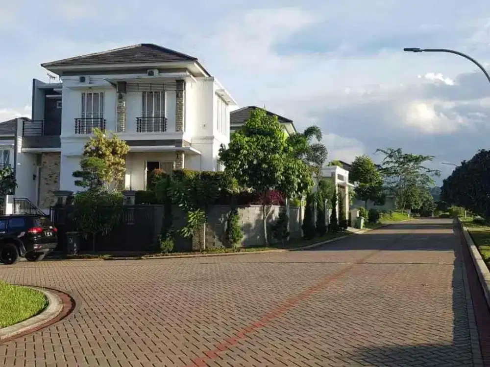 Rumah 2 lt Siap Huni Harga Menarik, posisi Hoek Best View G.Salak