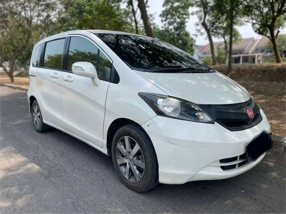 Honda Freed E PSD 2010 White (Putih)